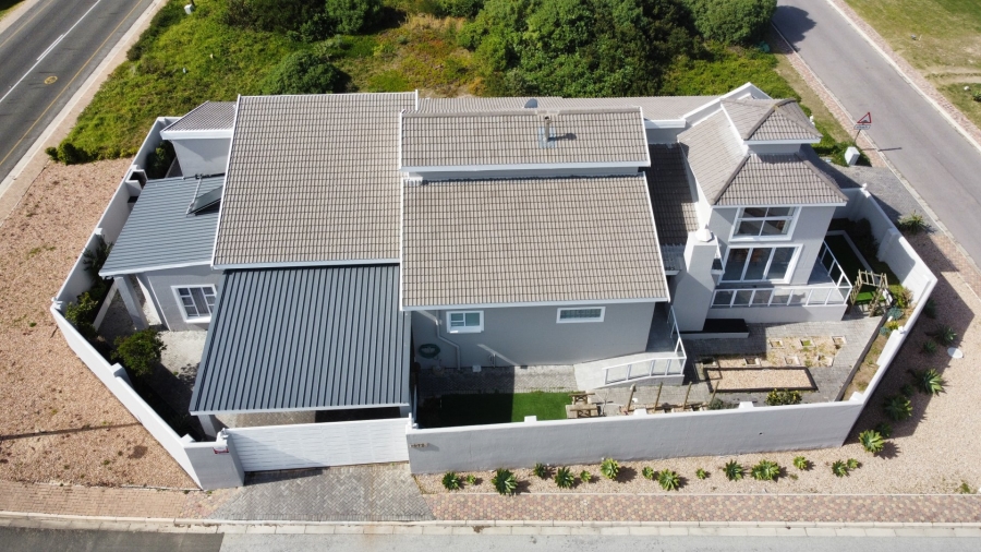 4 Bedroom Property for Sale in Outeniqua Strand Western Cape